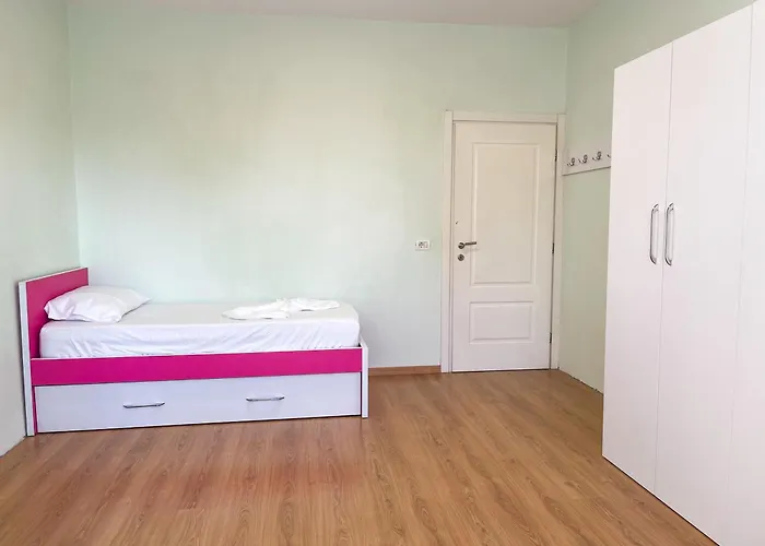 Spacious Urban Nest 公寓