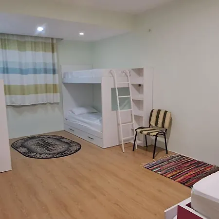 Spacious Urban Nest Апартаменты *